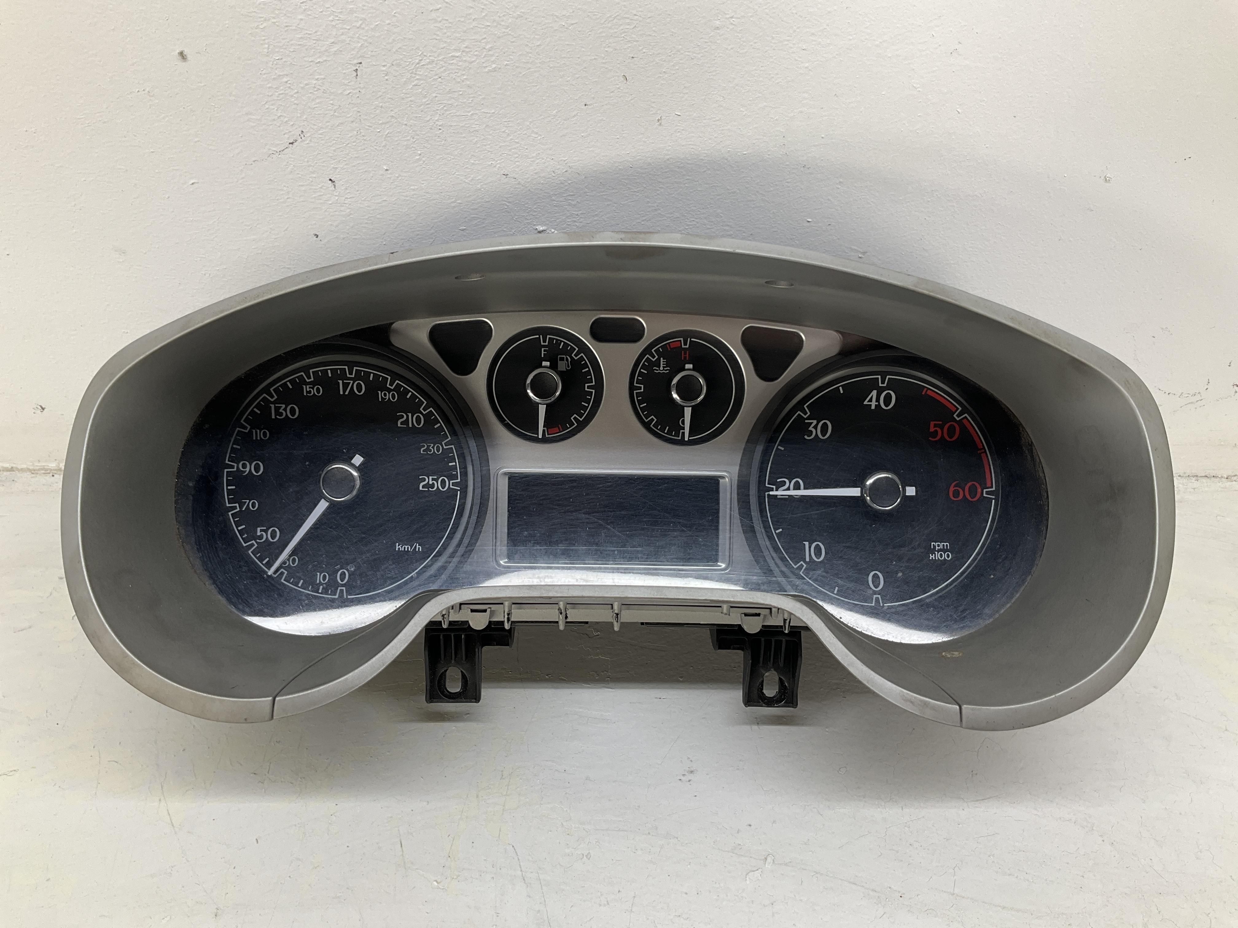 Quadro strumenti compl. - Immagine 1 di 5