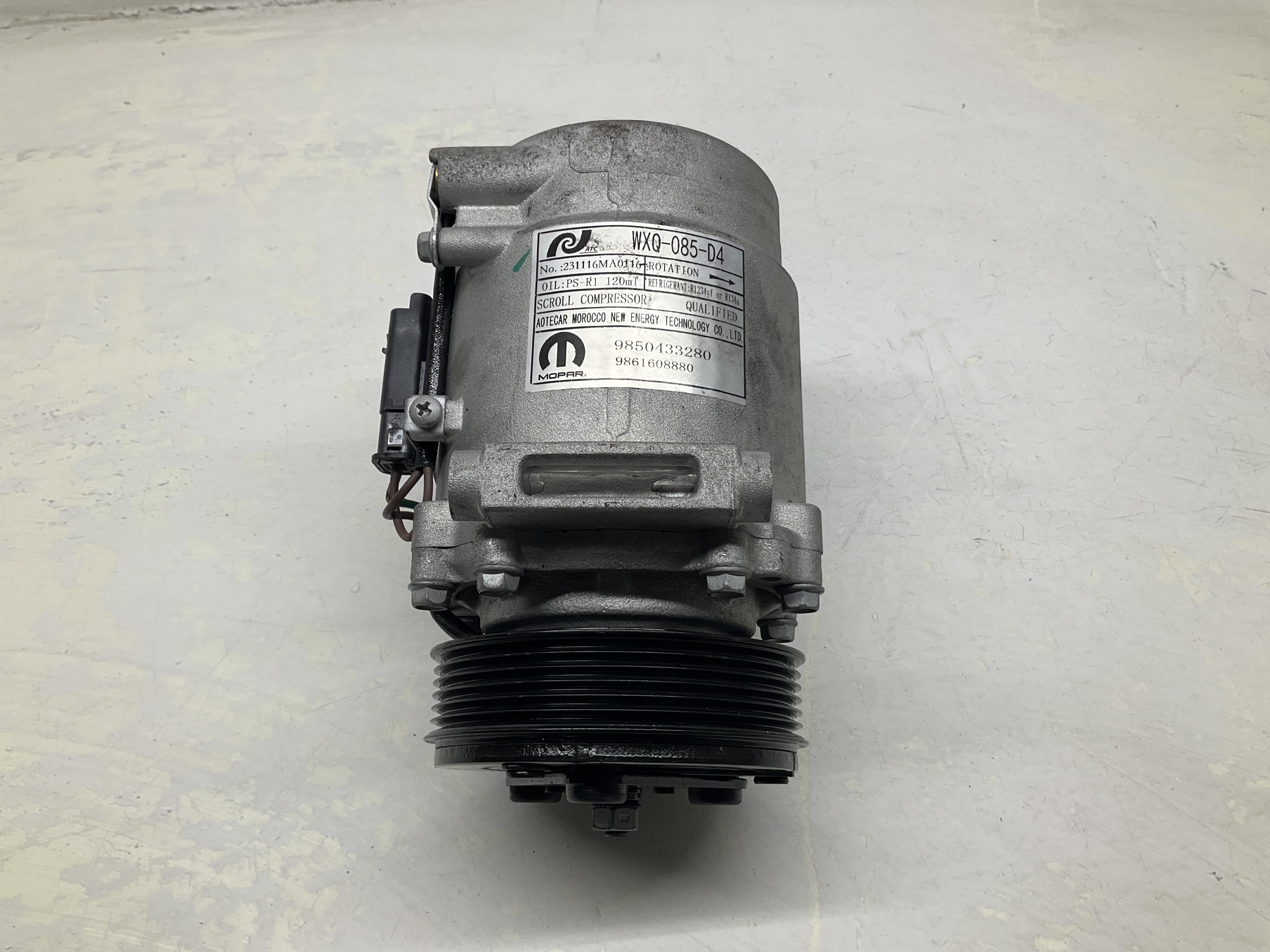 Compressore A/C - Immagine 1 di 6