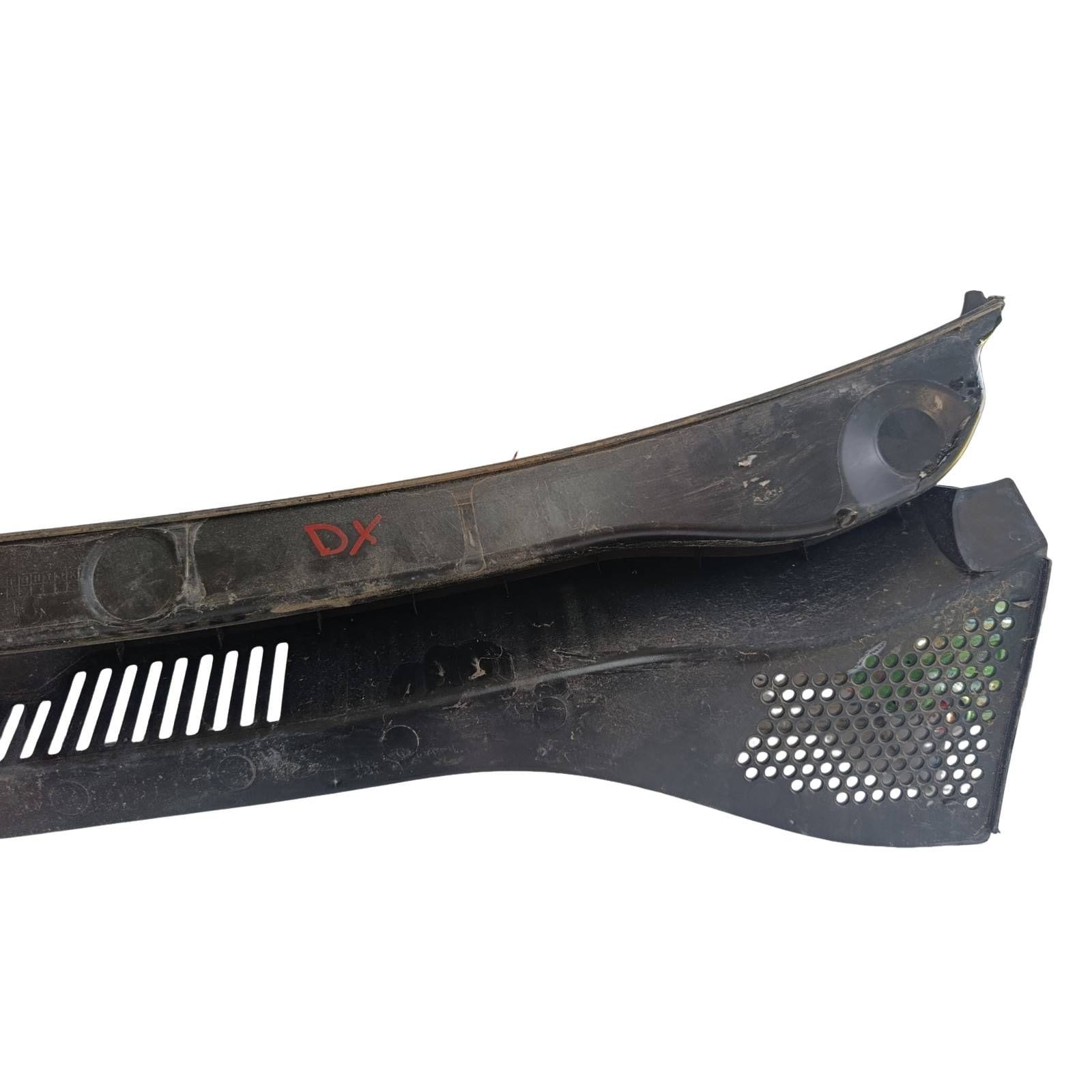 Modanatura Lat. Gocciolatoio Sottoparabrezza Sinistro (Vw Vw Ag) 1S1819403 1S1.819.403 Usato