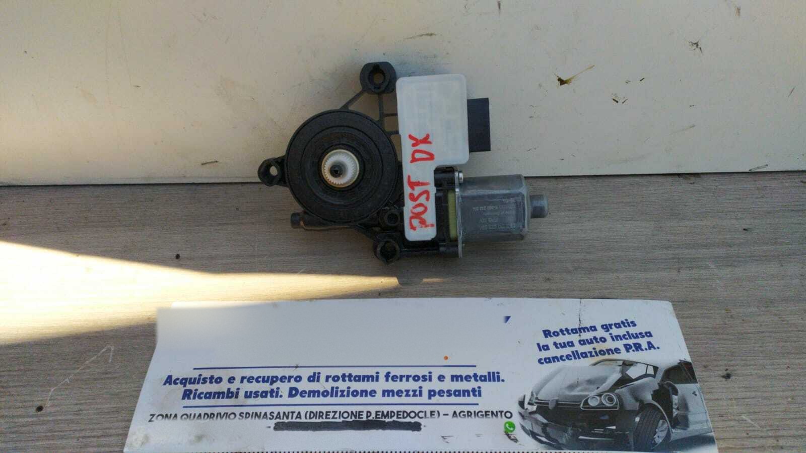 motorino alzacristallo posteriore destro - Immagine 1 di 3