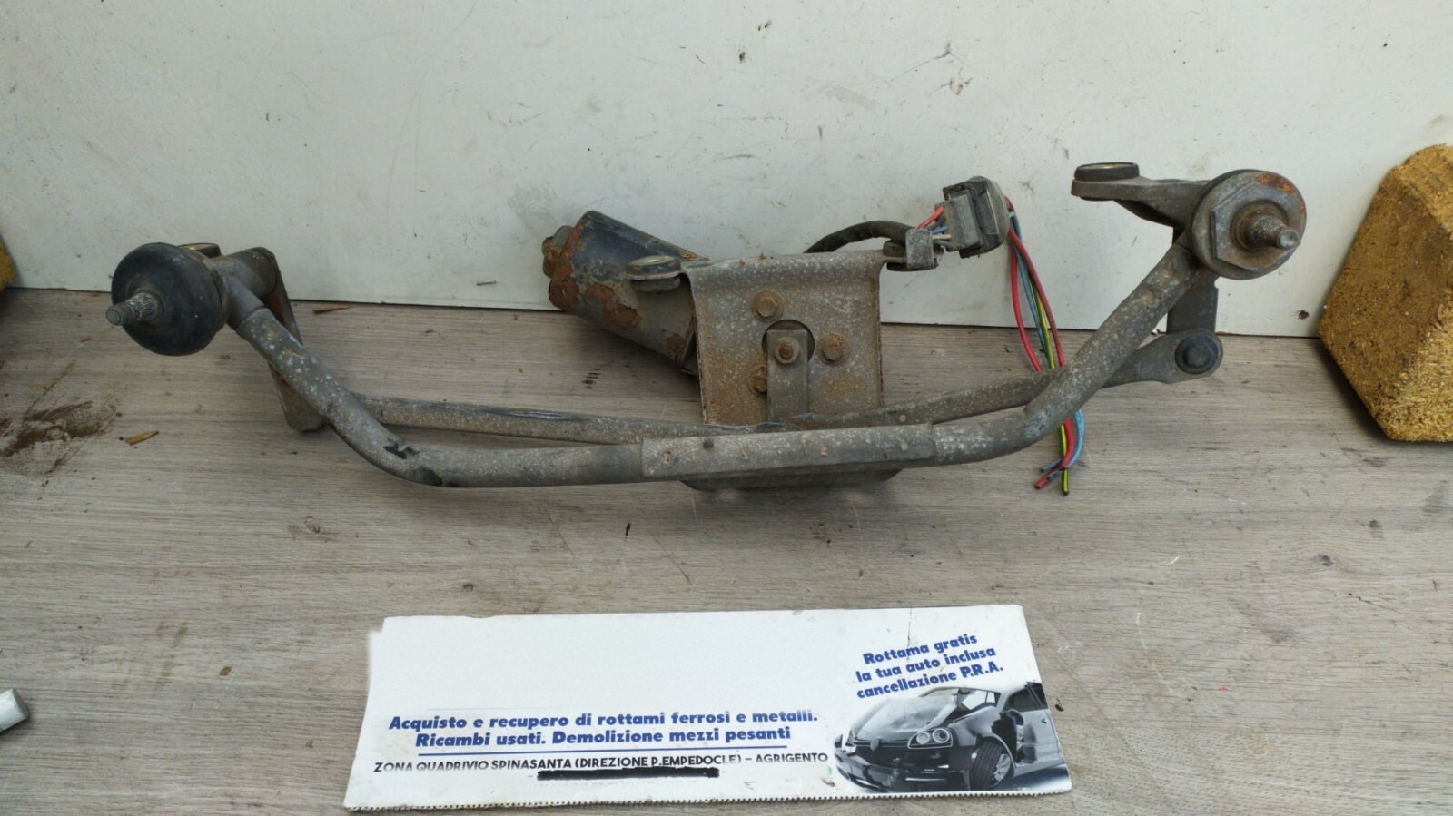 Meccanismo tergiparabrezza con motorino - Immagine 1 di 2