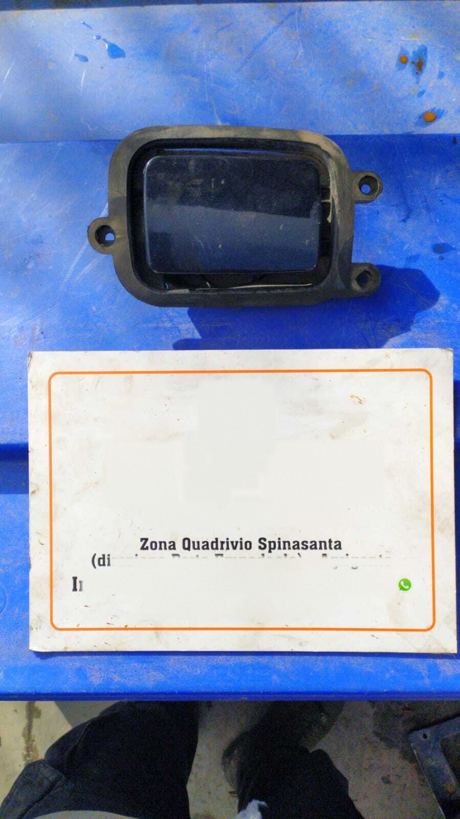 Sportello carburante - Immagine 1 di 2