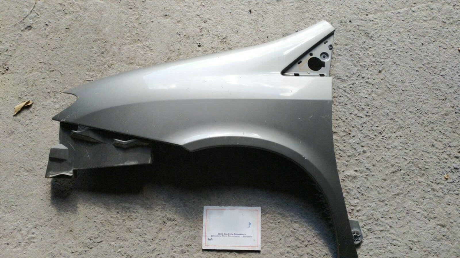 parafango ant. destro - Immagine 1 di 2