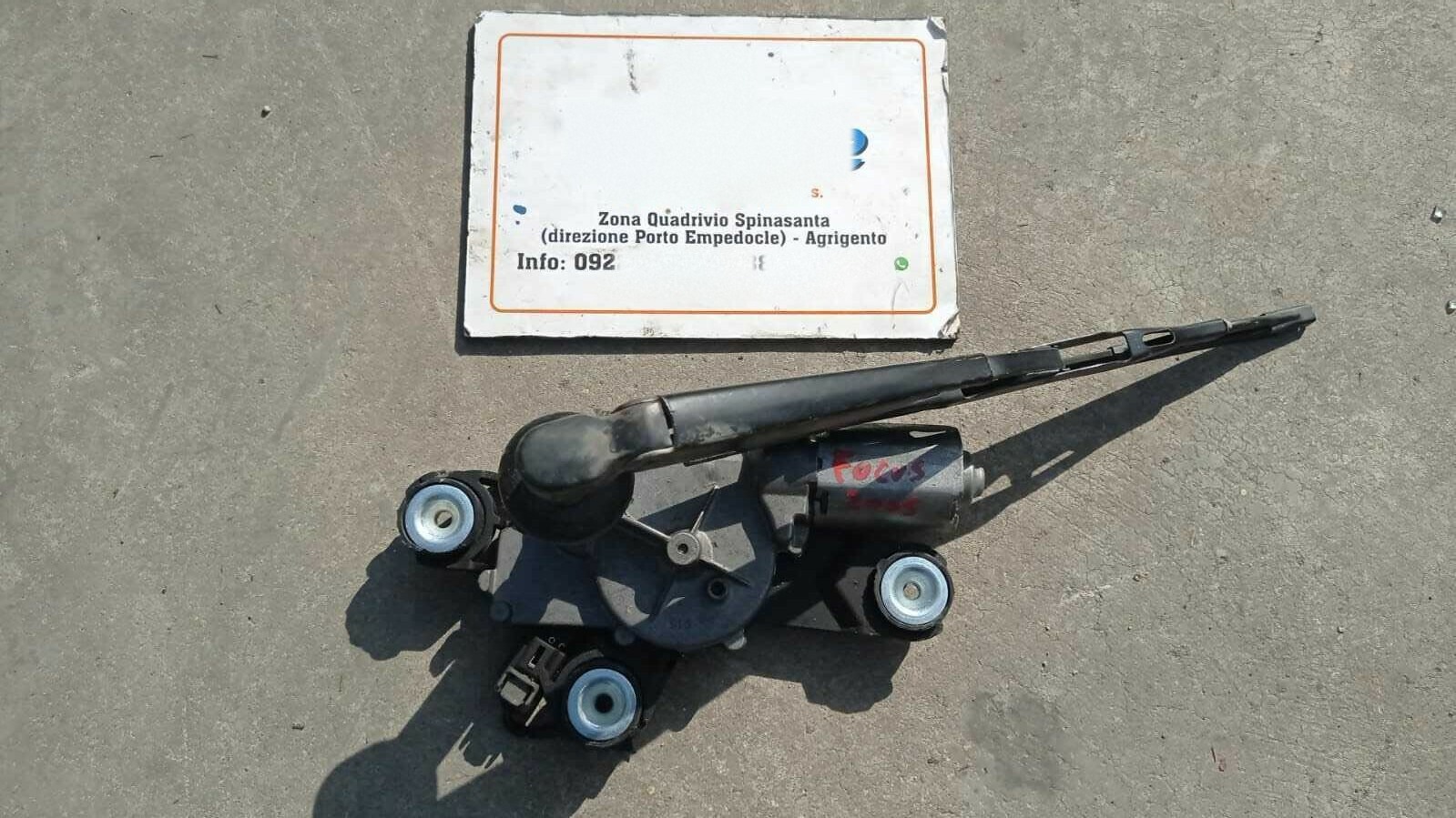 motorino tergilunotto con braccio posteriore - Immagine 1 di 3