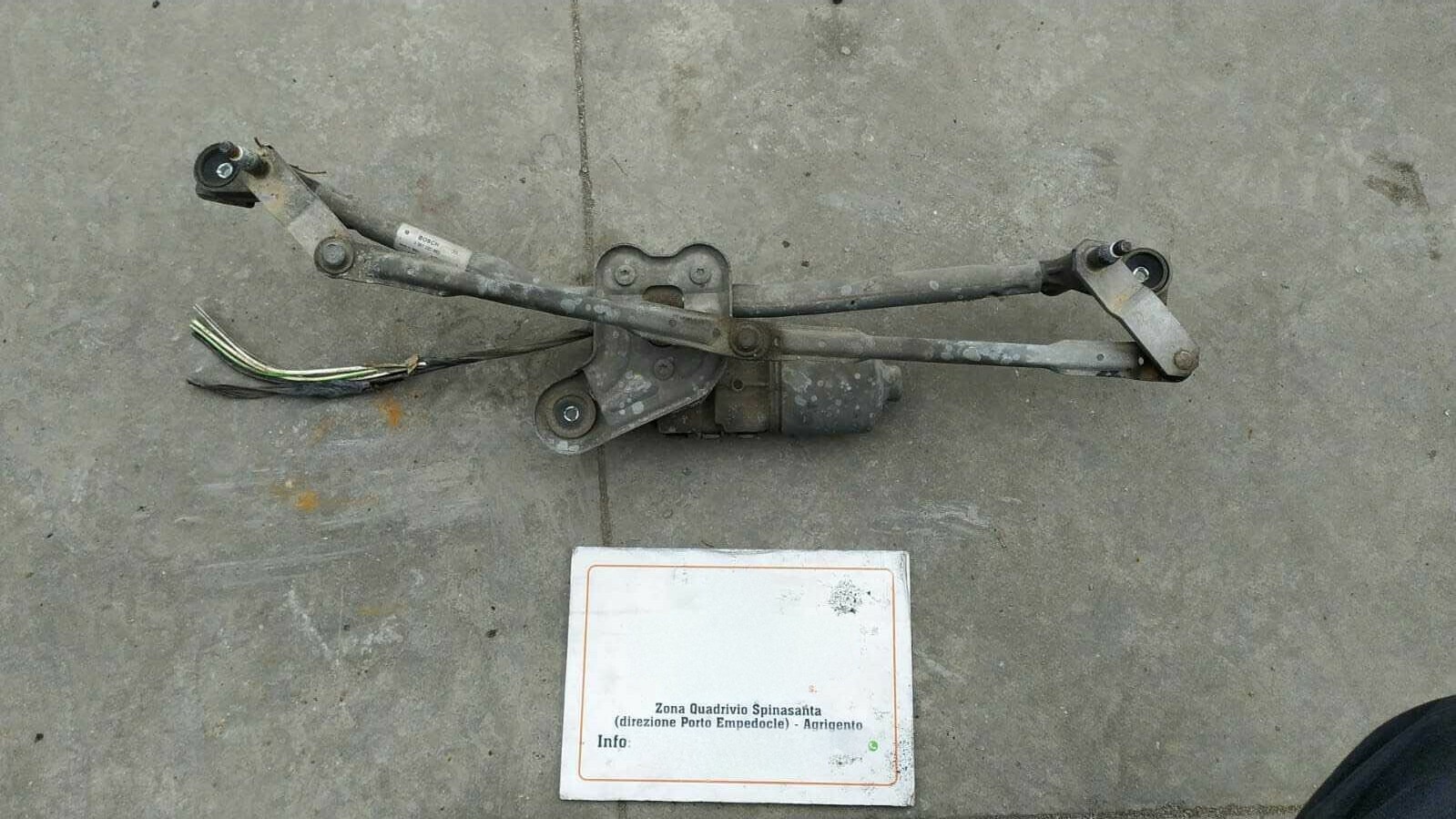 Meccanismo tergiparabrezza con motorino - Immagine 1 di 4