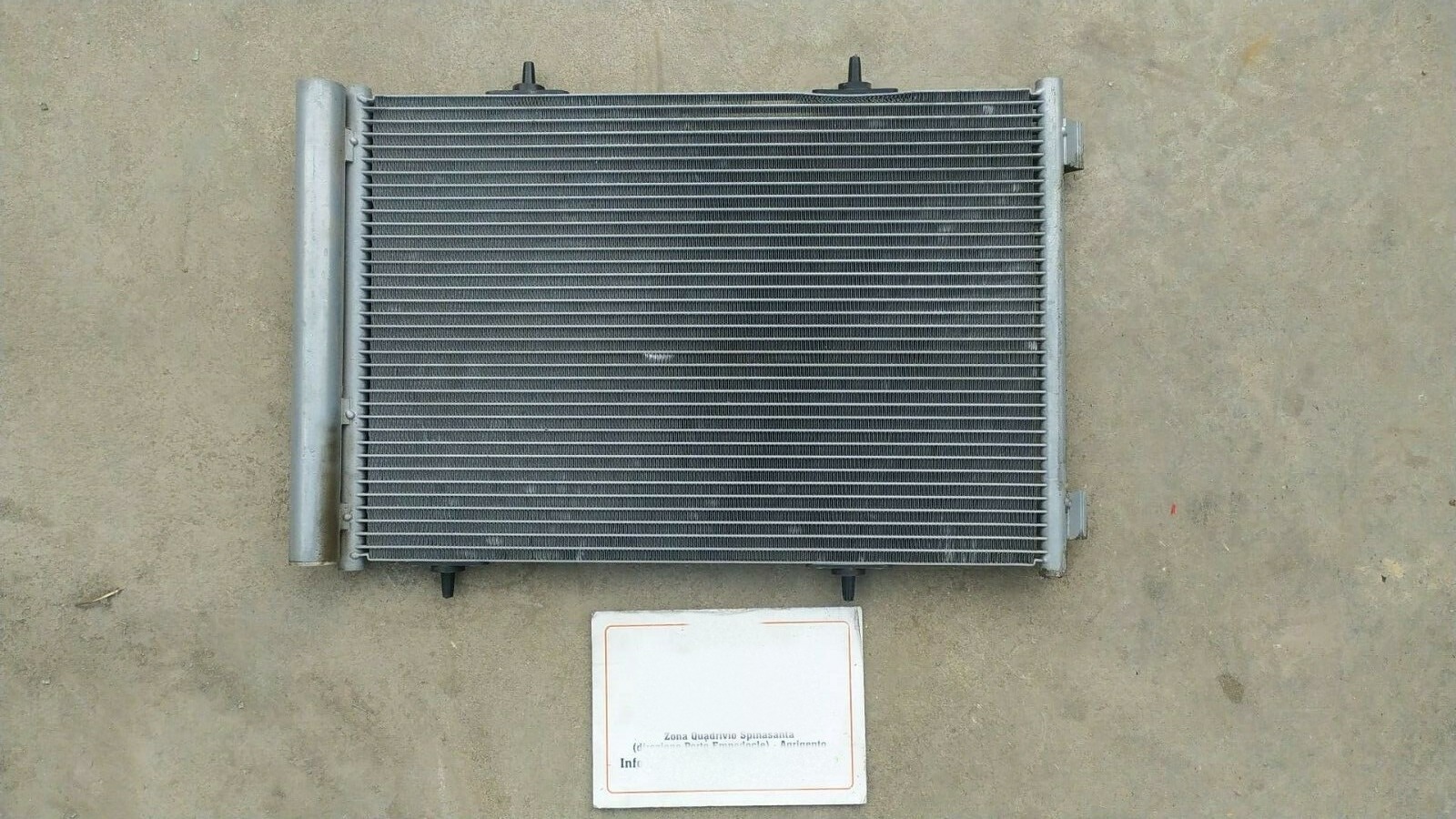 Condensatore a/c - Immagine 1 di 2