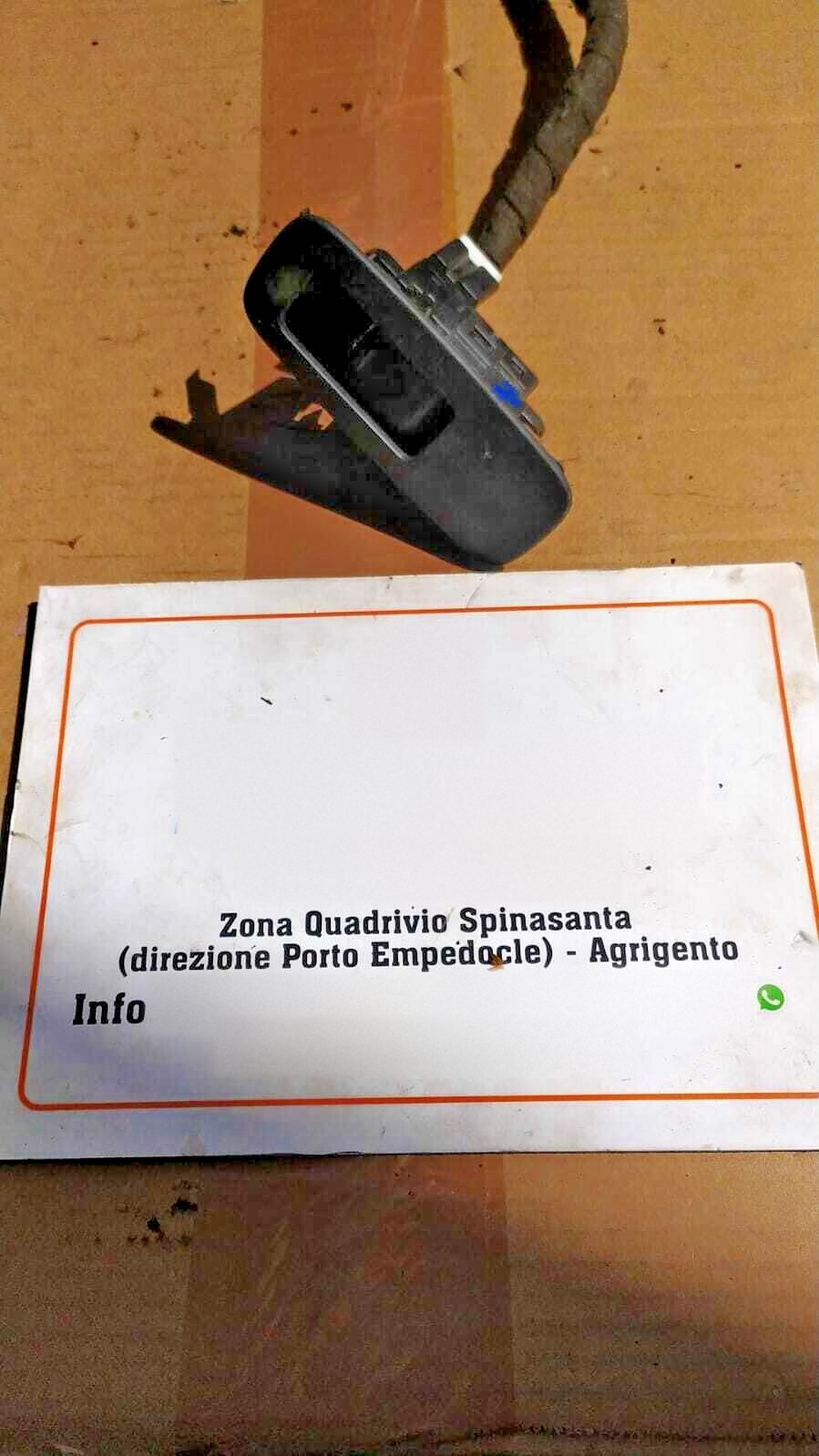 Interruttore alzacristalli porta post. Destro - Immagine 1 di 2