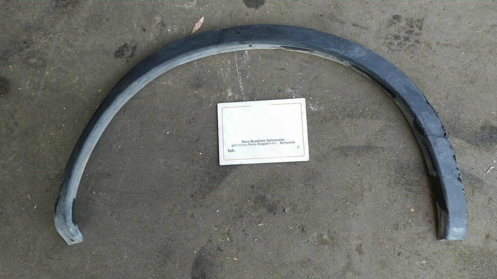Modanatura parafango post. Destro - Immagine 1 di 3