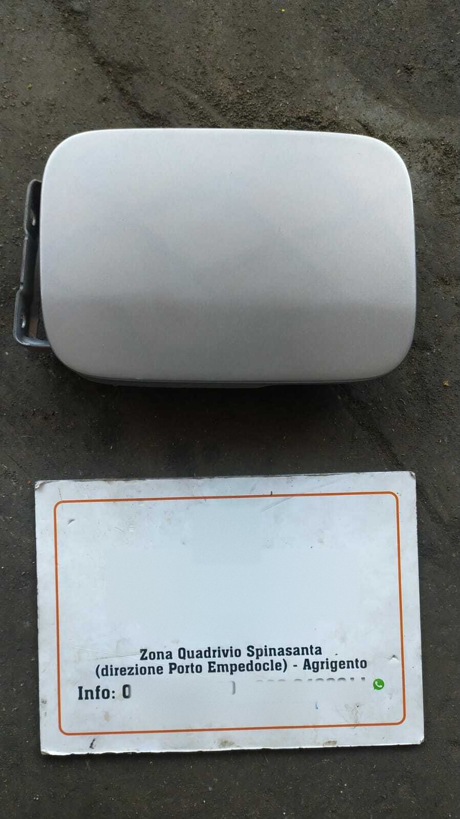 Sportello carburante - Immagine 1 di 3