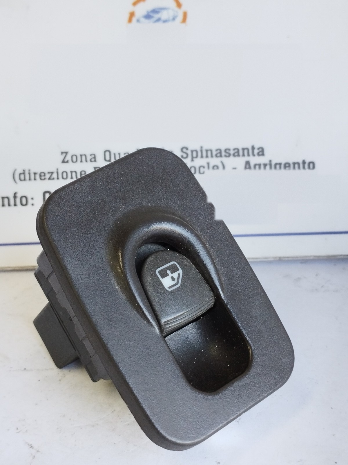 Interruttore alzacristalli porta ant. Destro - Immagine 1 di 14