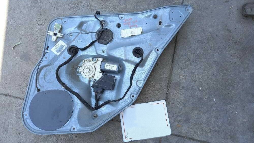 Motorino alzacristallo porta post. Destro - Immagine 1 di 2