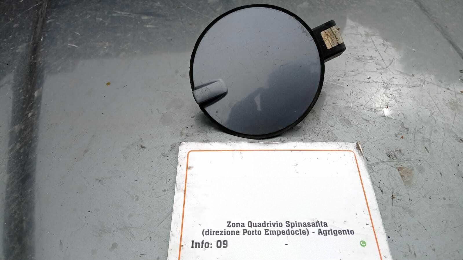 Sportello carburante - Immagine 1 di 2