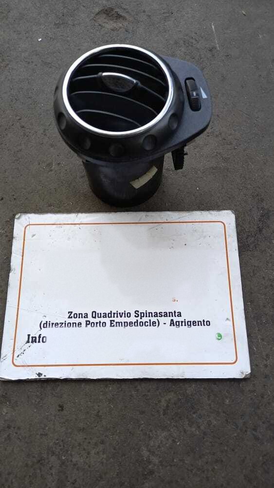 bocchetta aria anteriore destro - Immagine 1 di 3