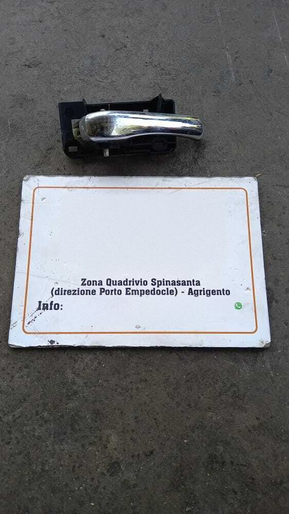 maniglia interna anteriore destro - Immagine 1 di 4