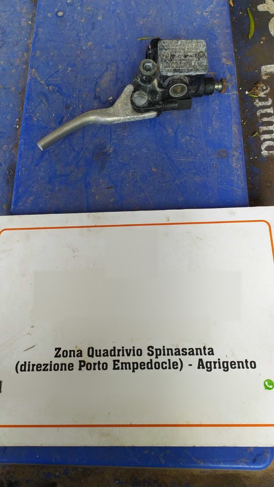 pompa freno anteriore destro - Immagine 1 di 3