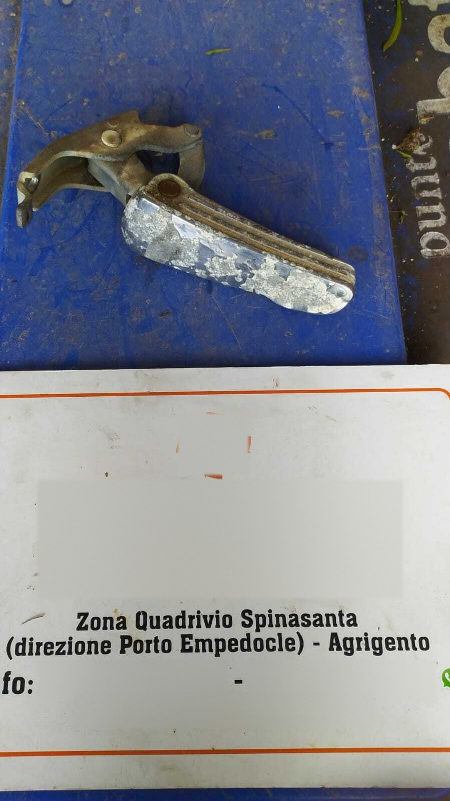 pedale pedalino poggiapiede sinistro - Immagine 1 di 4