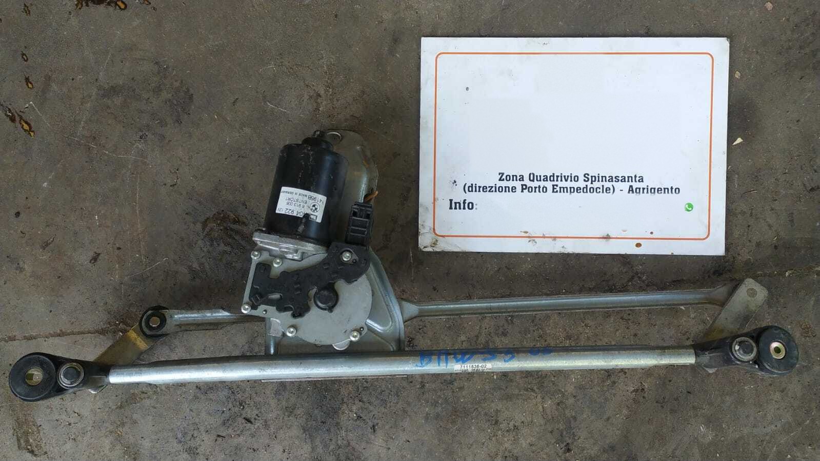 Meccanismo tergiparabrezza con motorino - Immagine 1 di 4