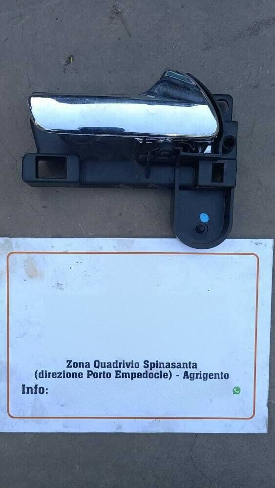 Maniglia int. apertura porta post. Destro - Immagine 1 di 3