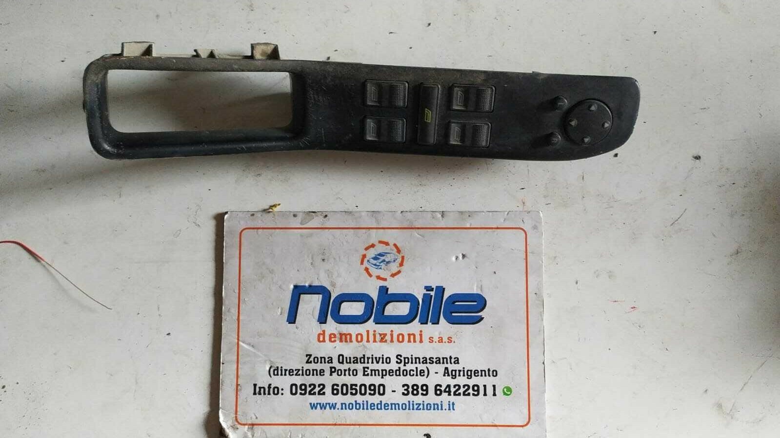Interruttore Alzacristalli Porta Ant. Sinistro (Audi) 893867171G Usato