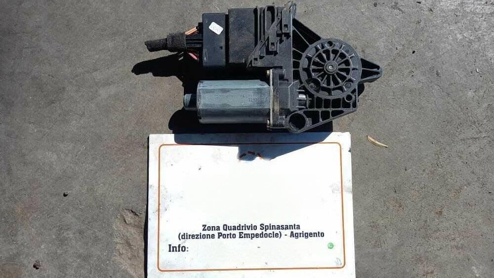 motorino alzacristallo posteriore destro - Immagine 1 di 4
