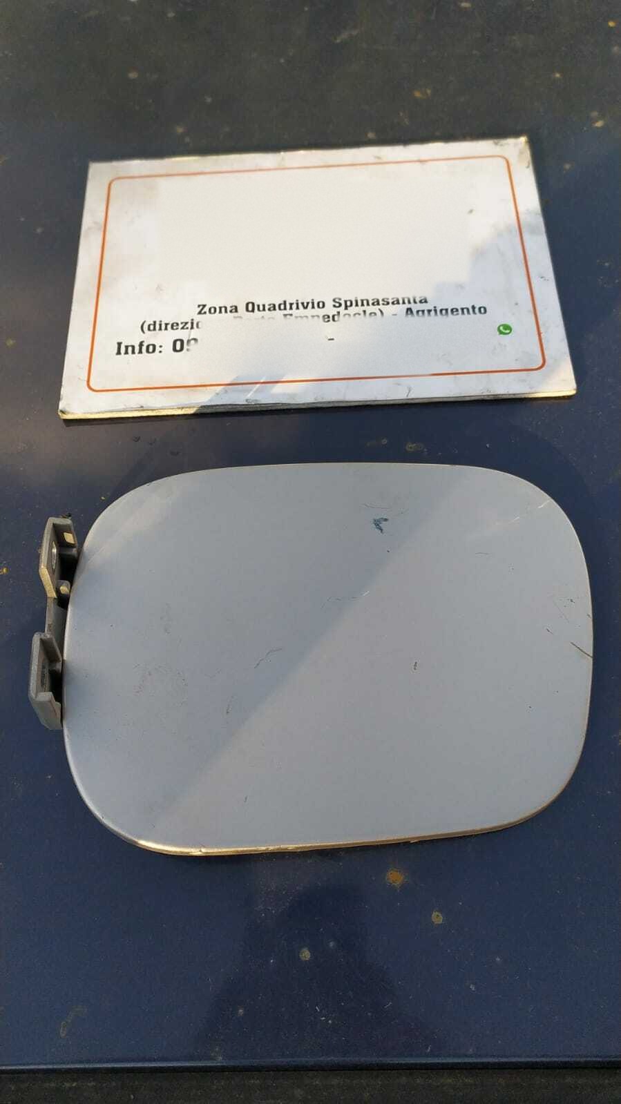 Sportello carburante - Immagine 1 di 3