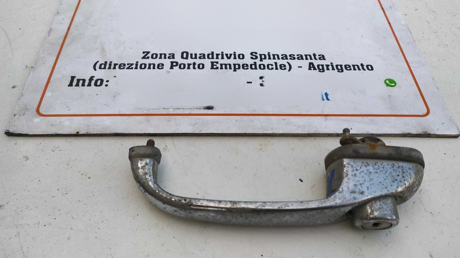 maniglia porta ant. sinistro - Immagine 1 di 5