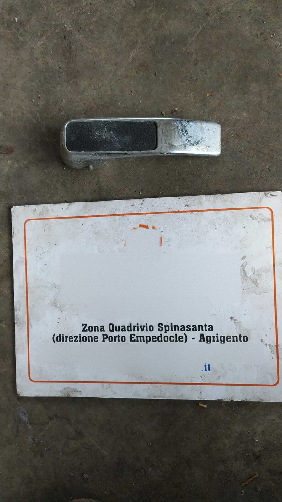Maniglia int. porta - Immagine 1 di 4