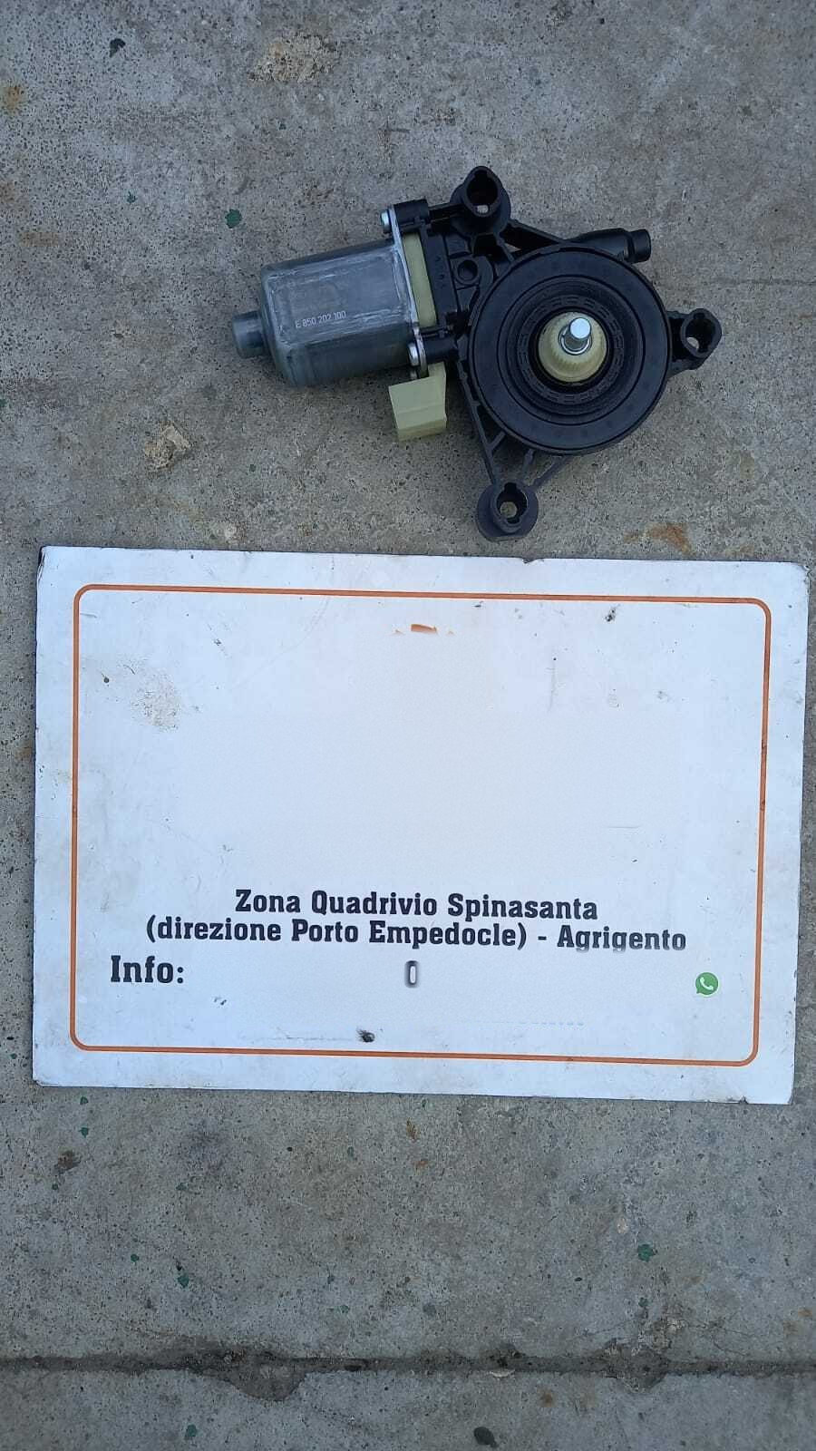 Motorino alzacristallo porta ant. Sinistro - Immagine 1 di 3