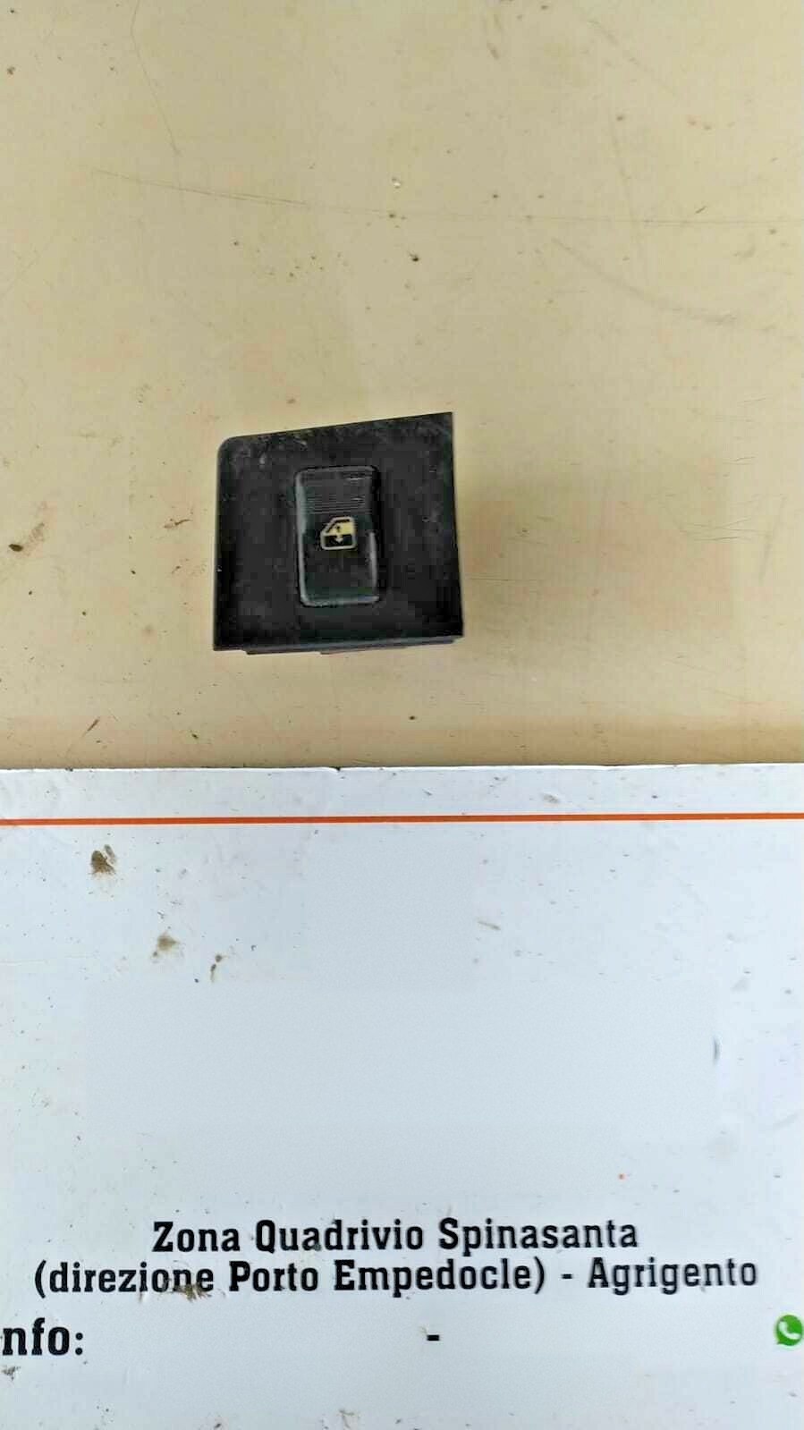 Interruttore alzacristalli porta ant. Destro - Immagine 1 di 2