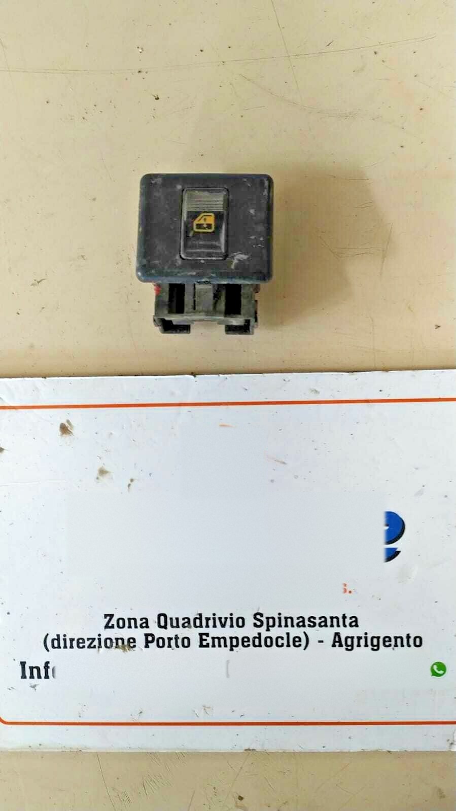pulsantiera pulsante alzacristalli destro - Immagine 1 di 2