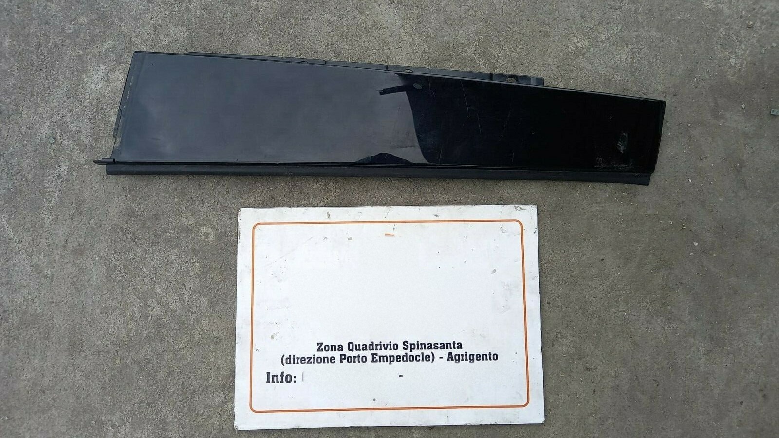 Modanatura montante porta post. Destro - Immagine 1 di 4