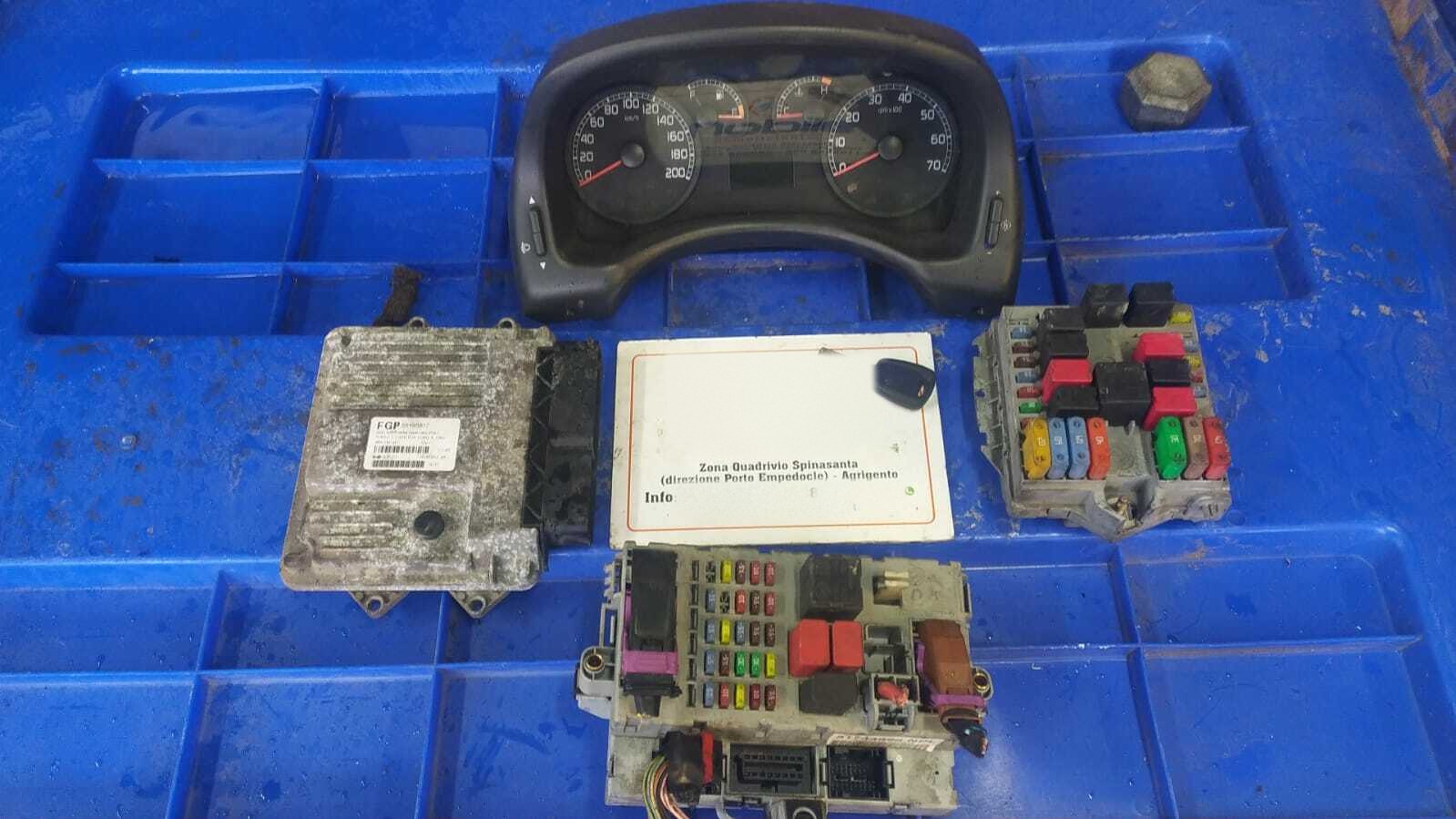 kit accensione avviamento centralina quadro strumenti - Immagine 1 di 4