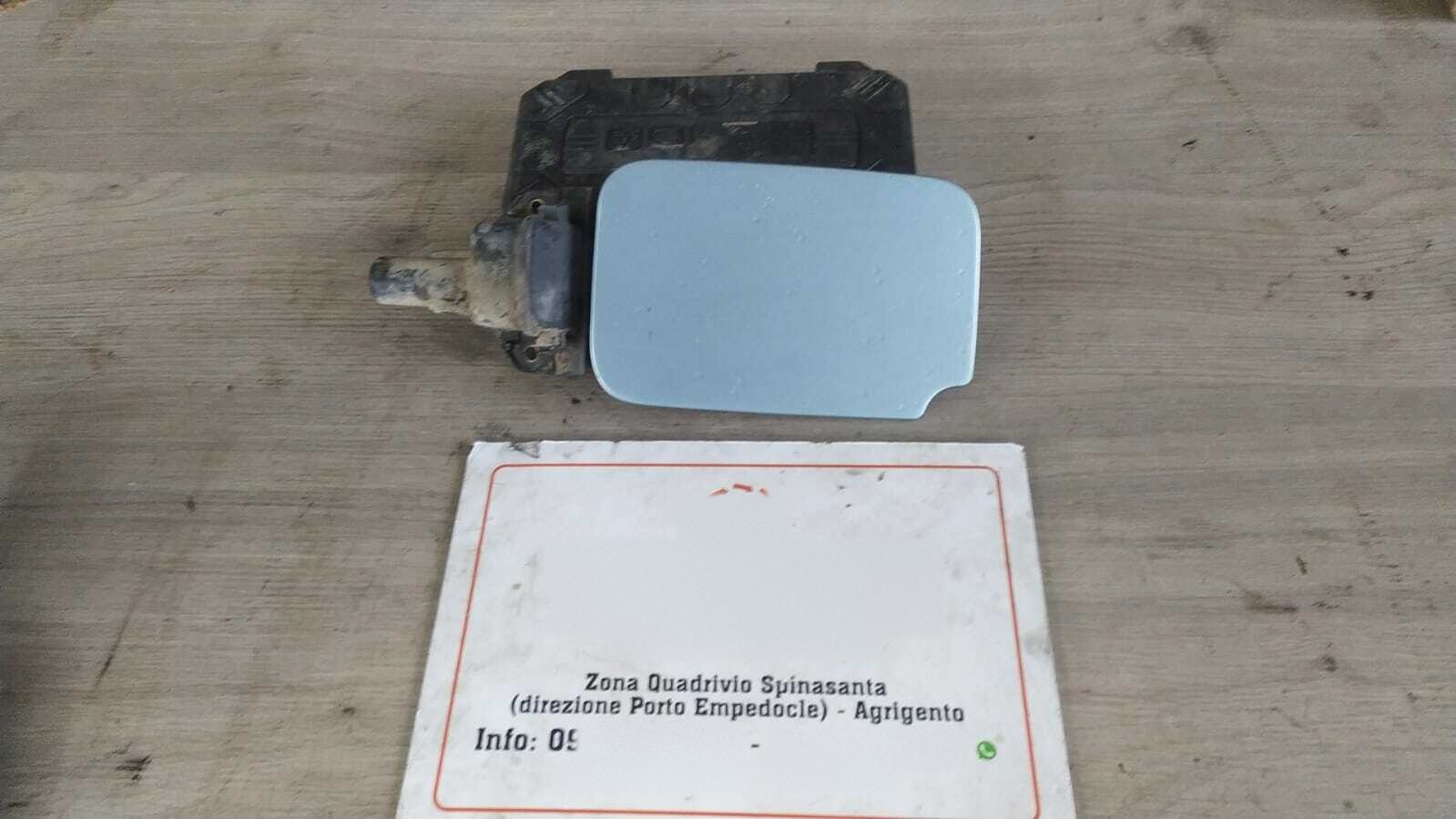 Sportello carburante - Immagine 1 di 3