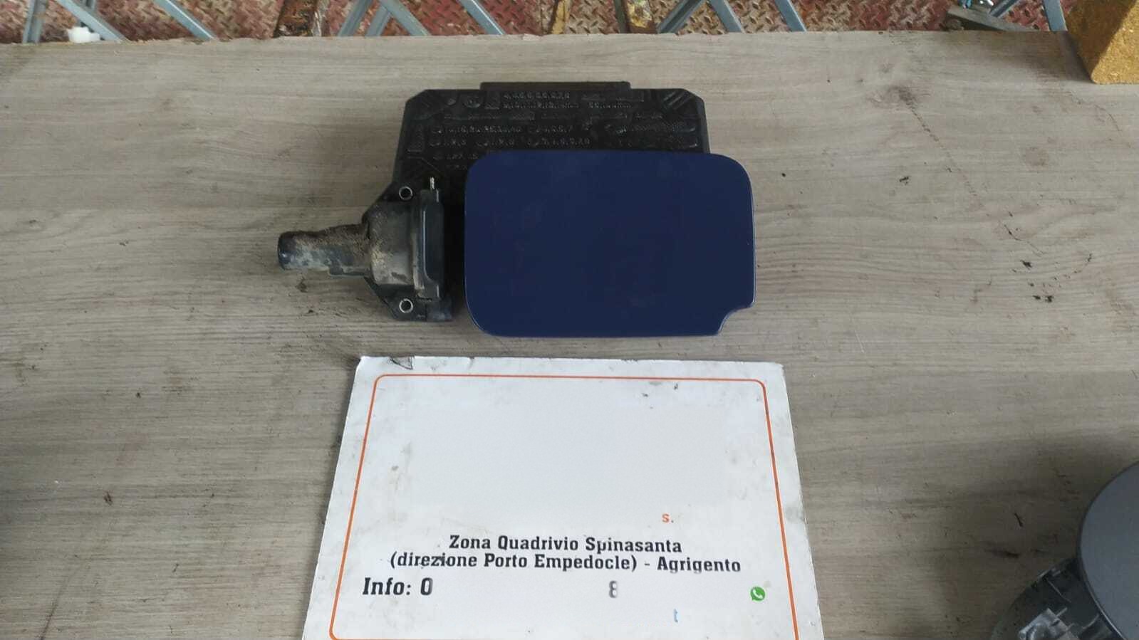 Sportello carburante - Immagine 1 di 3