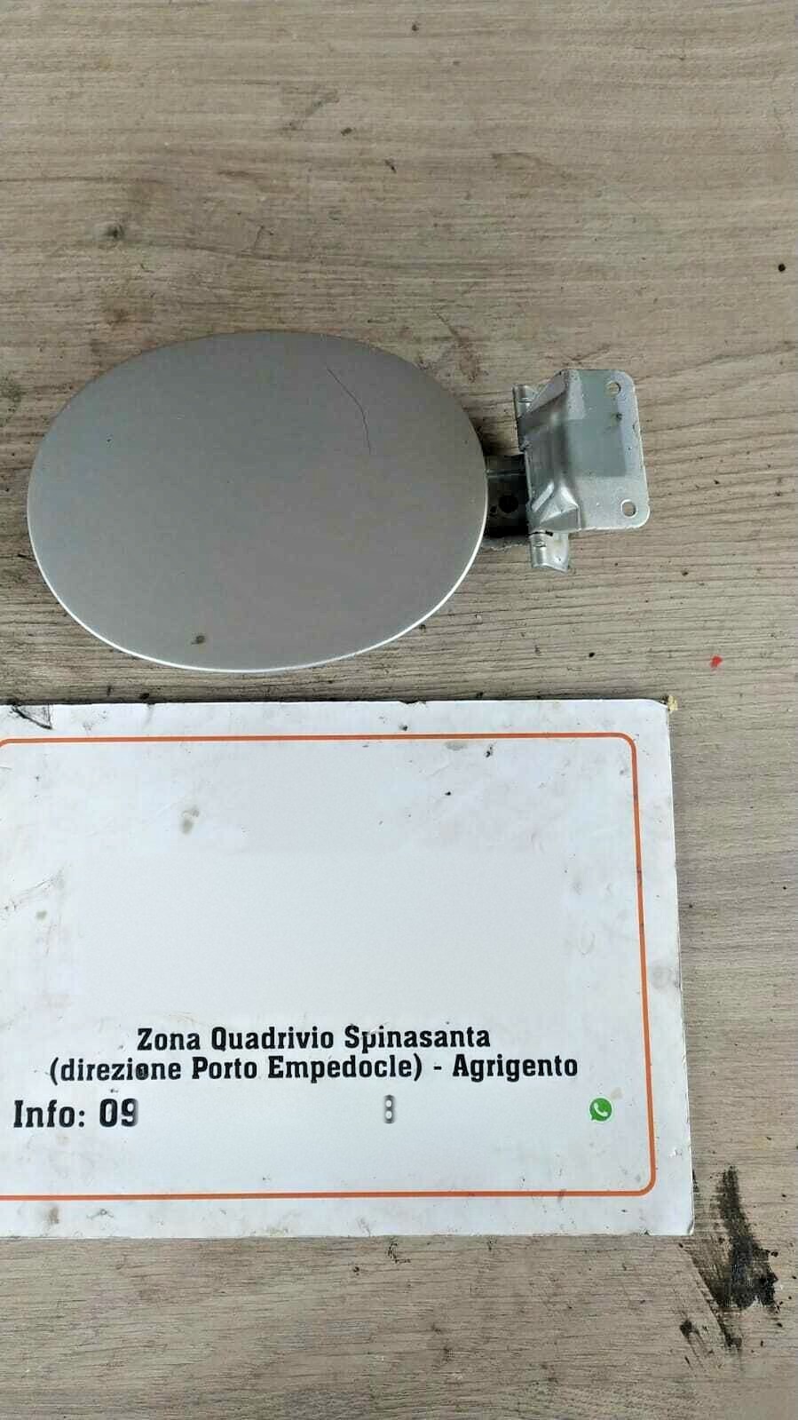 Sportello carburante - Immagine 1 di 2