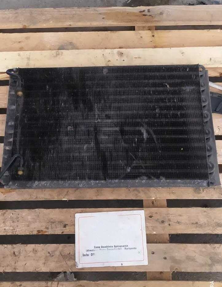 Condensatore a/c - Immagine 1 di 2