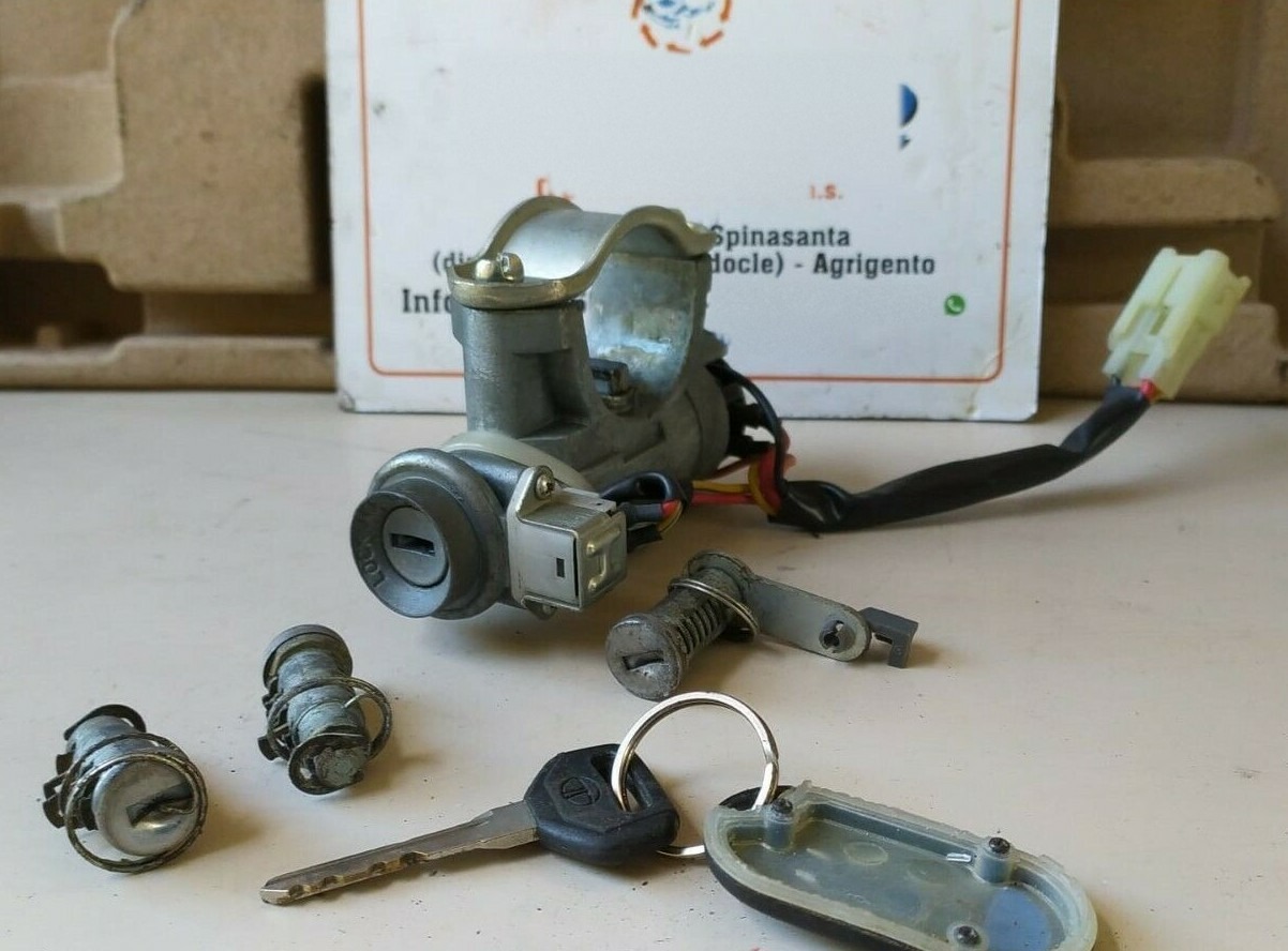 bloccasterzo commutatore avviamento n 3 cilindro porta - Immagine 1 di 4
