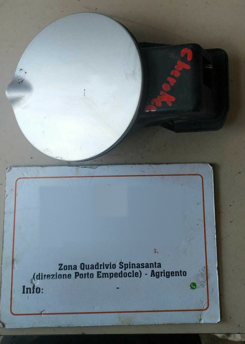 Sportello carburante - Immagine 1 di 4