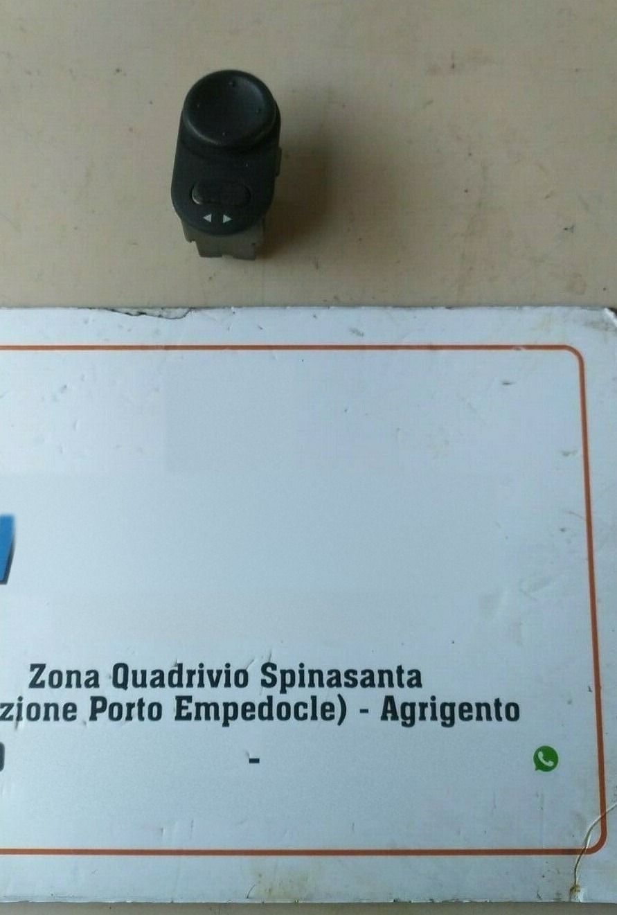 Interruttore regolazione retrovisore est. - Immagine 1 di 3