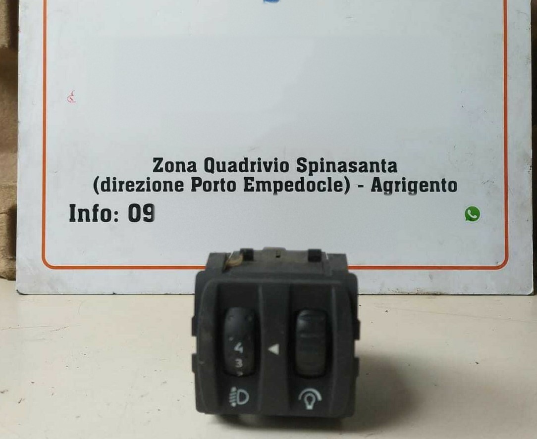 Interruttore Pulsantiera Regolazione Luci Fari (Renault) 8200095495D Usato