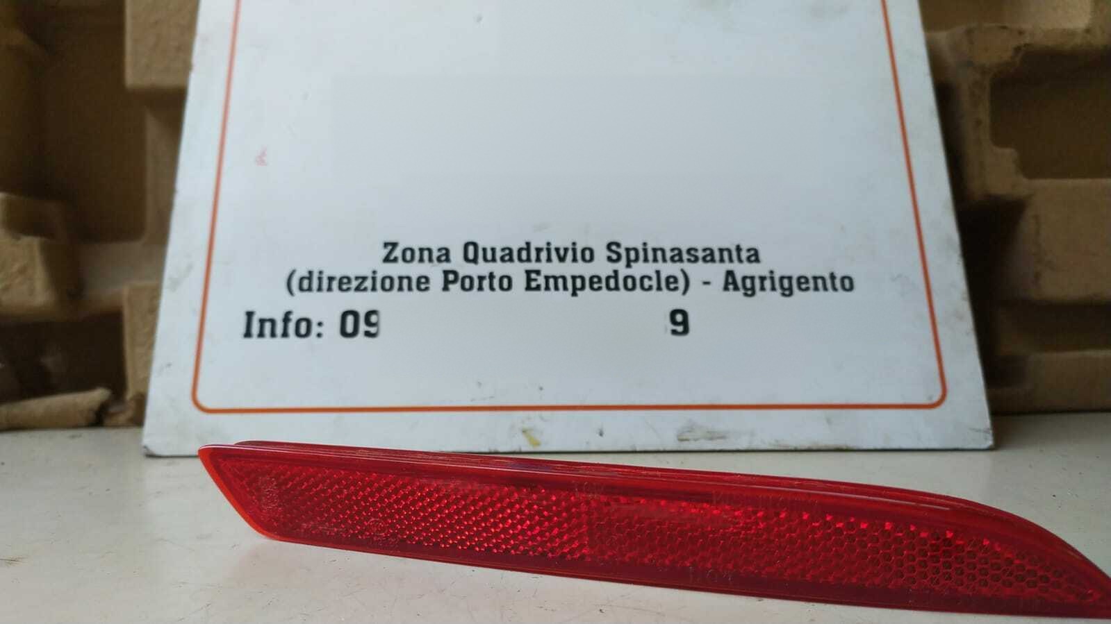 fanale fanalino riflettore paraurti posteriore destro - Immagine 1 di 3