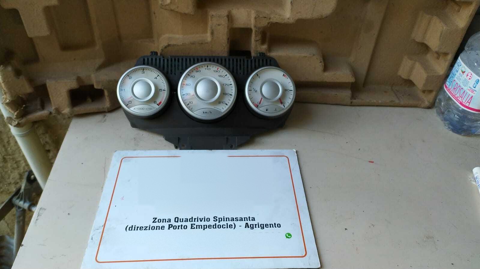 Quadro strumenti compl. - Immagine 1 di 4