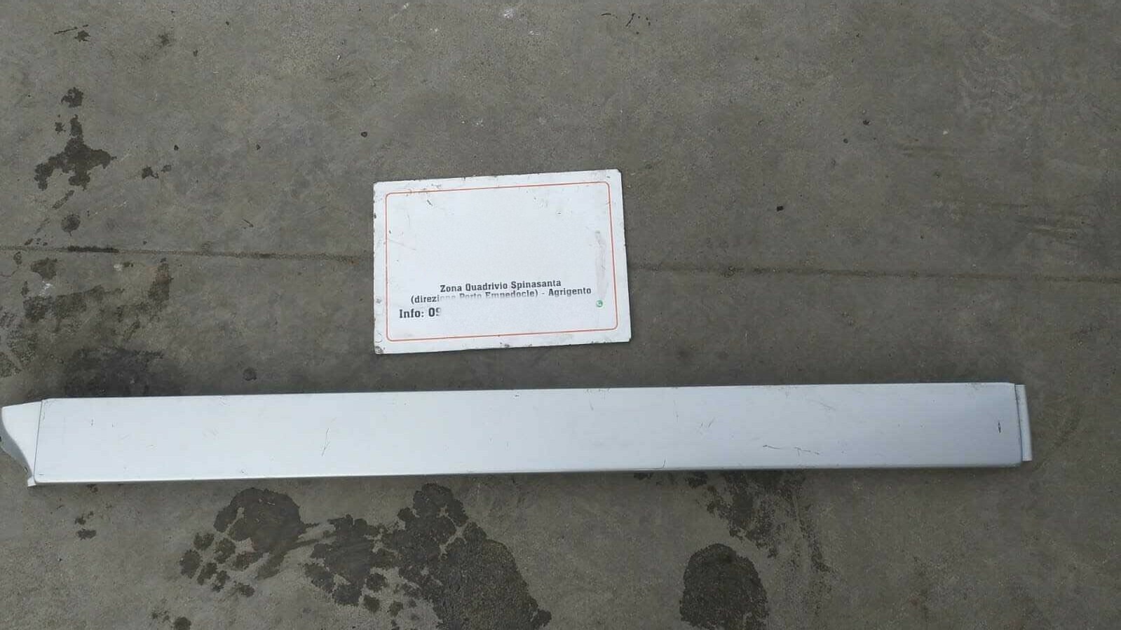 rivestimento interno battitacco portellone posteriore destro - Immagine 1 di 4