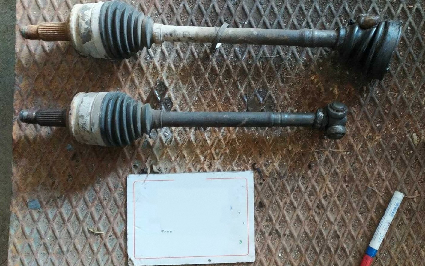 Semiasse Coppia Semiasse Anteriore Suzuki GRAND VITARA (09/05>12/12<) Usato