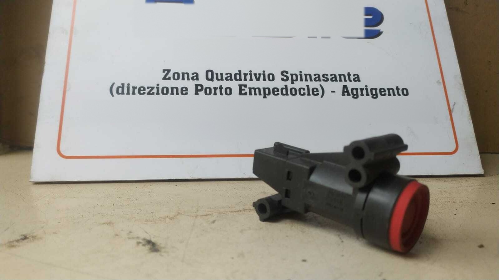 pulsante interruttore emergenza arresto del carburante - Immagine 1 di 4