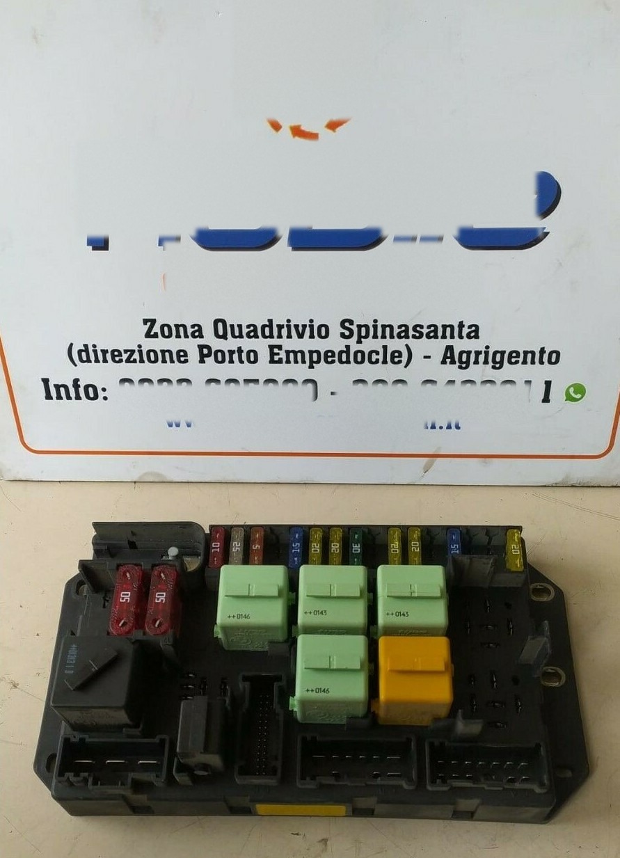 scatola fusibili - Immagine 1 di 3