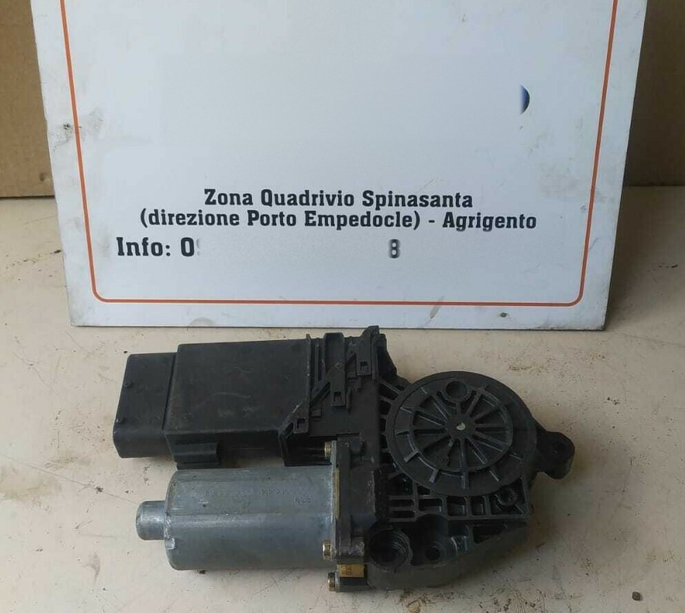 Motorino alzacristallo porta ant. Destro - Immagine 1 di 4