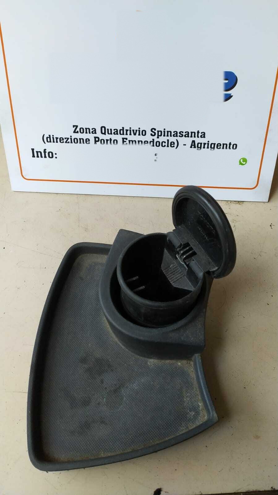 posacenere rivestimento vano portaoggetti - Immagine 1 di 3