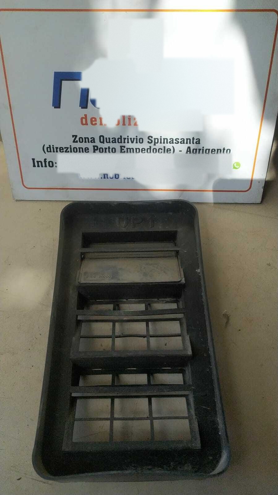 Griglia parafango ant. Sinistro - Immagine 1 di 3