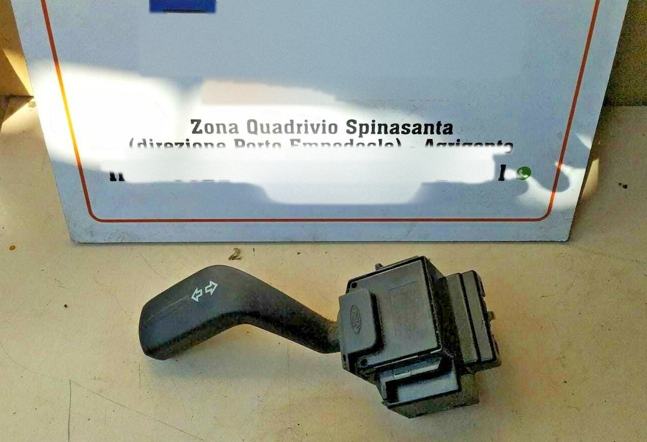 devioluci leva frecce sinistro - Immagine 1 di 4